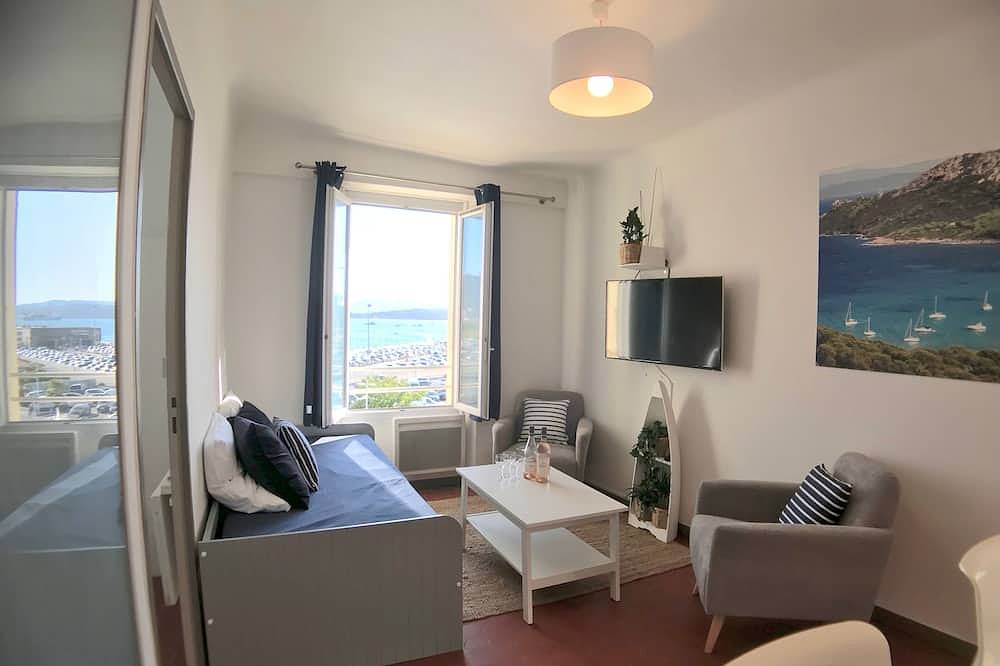 Ganze Wohnung, Sea view - T3 - 10 mn from station in Toulon, Toulon Region