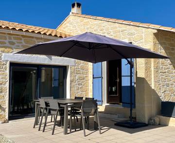 Chambre d’hôte pour 2 personnes, avec jardin et piscine à Lauris