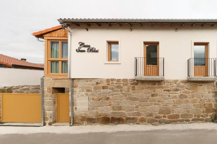 Location de vacances pour 10 personnes, avec Balcon et Terrasse ainsi que Jardin et Vue à Verín