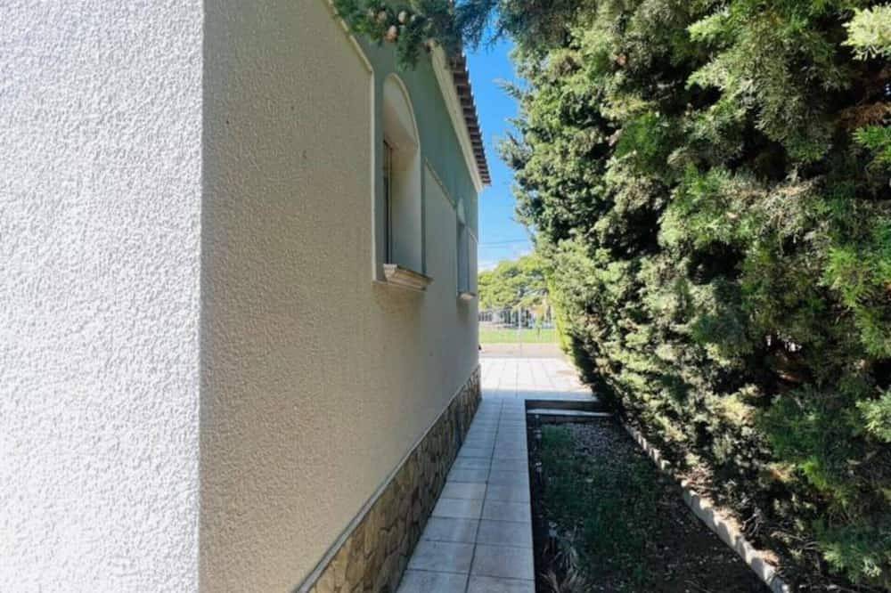 Renovada casita adosada con piscina y canal in Empuriabrava, Oberampurien