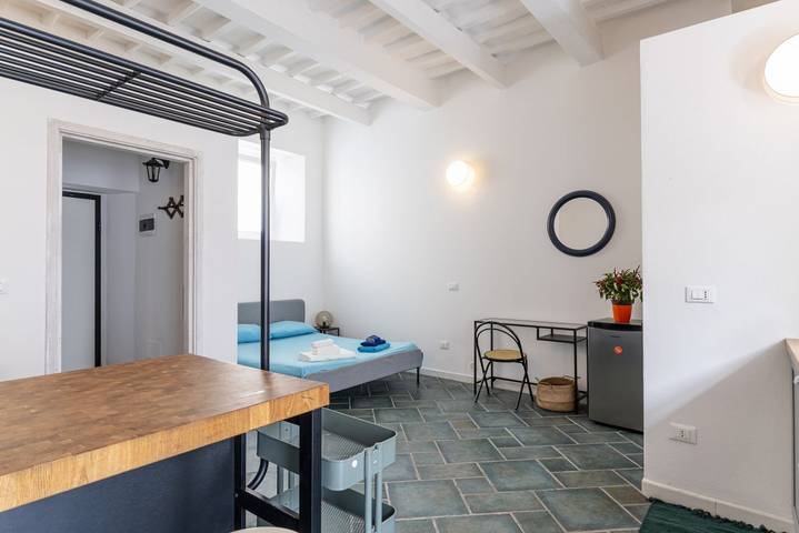Appartement entier, Appartement de vacances pour 3 personnes avec terrasse in Livourne, Côte des Étrusques