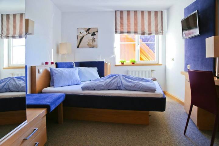 Ferienhaus für 2 Personen, mit Terrasse und Garten sowie Ausblick in Seewalchen am Attersee - 2