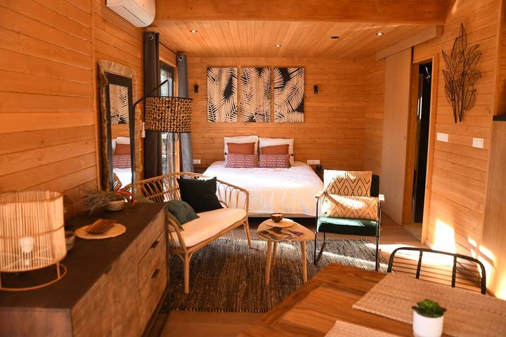 Location de vacances pour 2 personnes, avec balcon ainsi que jacuzzi et jardin à Arpaillargues-et-Aureillac - 2