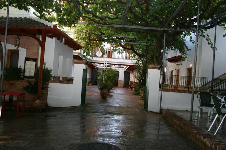 Apartamento de vacaciones para 3 personas, con piscina además de jardín y terraza, Se admiten mascotas en Sierra de Segura - 4