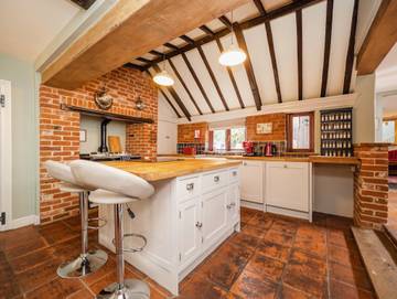 Holiday Rental for 14 People in Wroxham, Norfolk, Photo 3