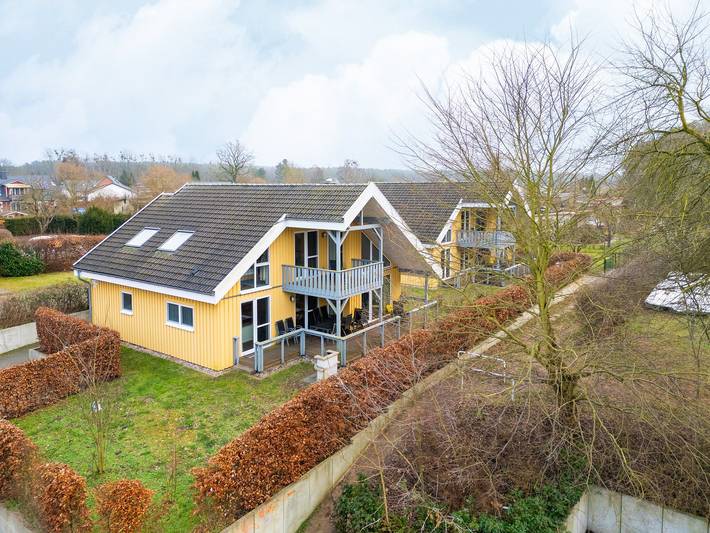 Ferienhaus für 8 Personen, mit Terrasse und Sauna sowie Pool und Garten, kinderfreundlich in Mirow