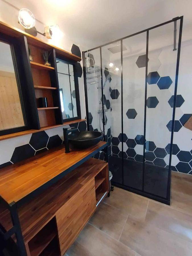 Location de vacances pour 12 personnes, avec piscine ainsi que vue et jardin à Véraza (Aude) - 4