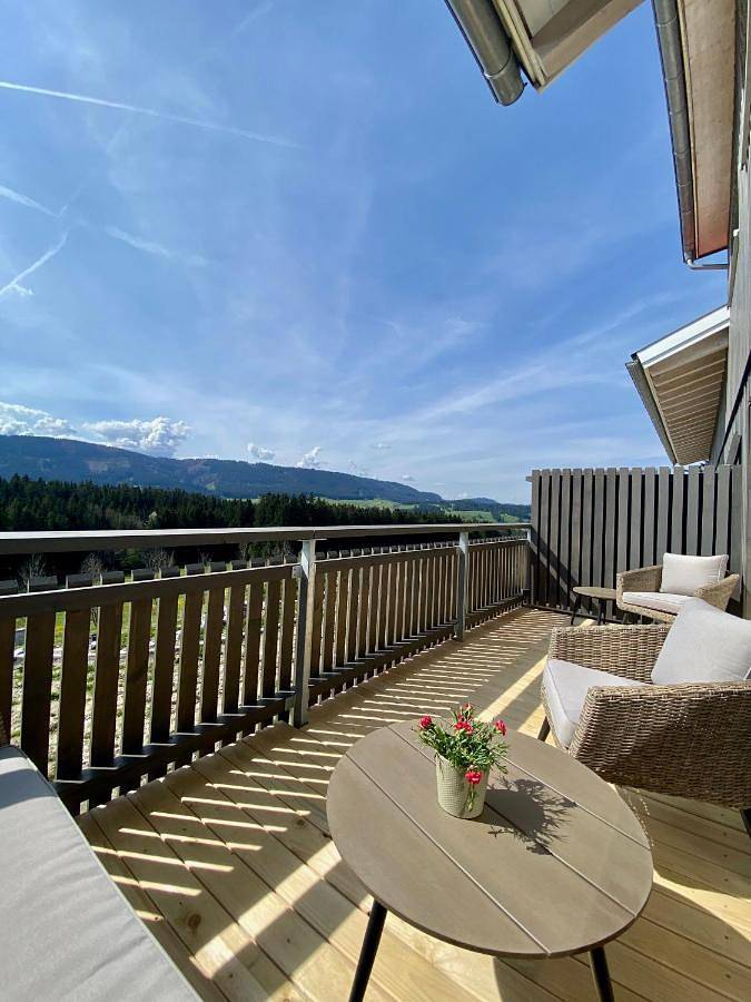 Ferienwohnung für 6 Personen, mit Ausblick und Garten in Weitnau