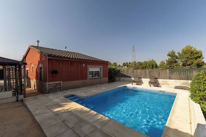 Casa de vacaciones para 10 personas, con terraza y jardín - 1