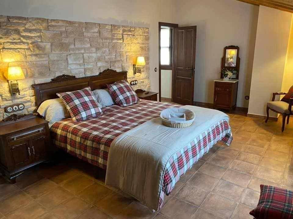 Large Double or Twin Room in Antromero, Gozón