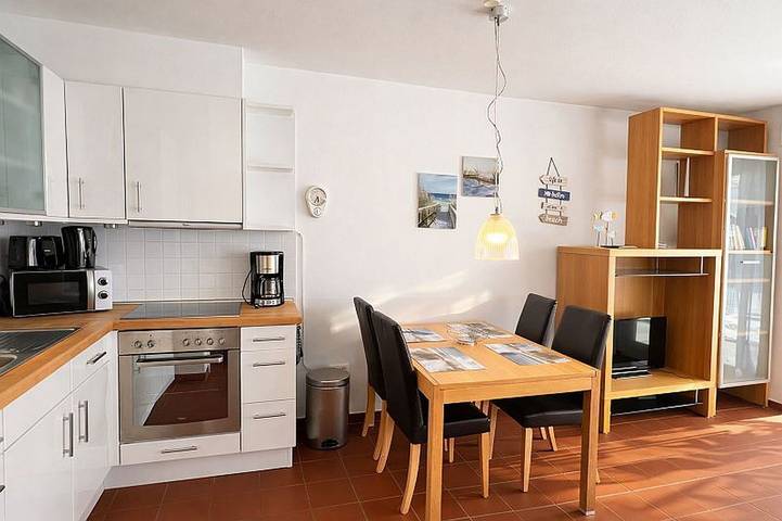Ganze Wohnung, Komfortable Ferienwohnung mit Terrasse und Garten in Strandnähe in Schillig in Schillig Strand, Wangerland
