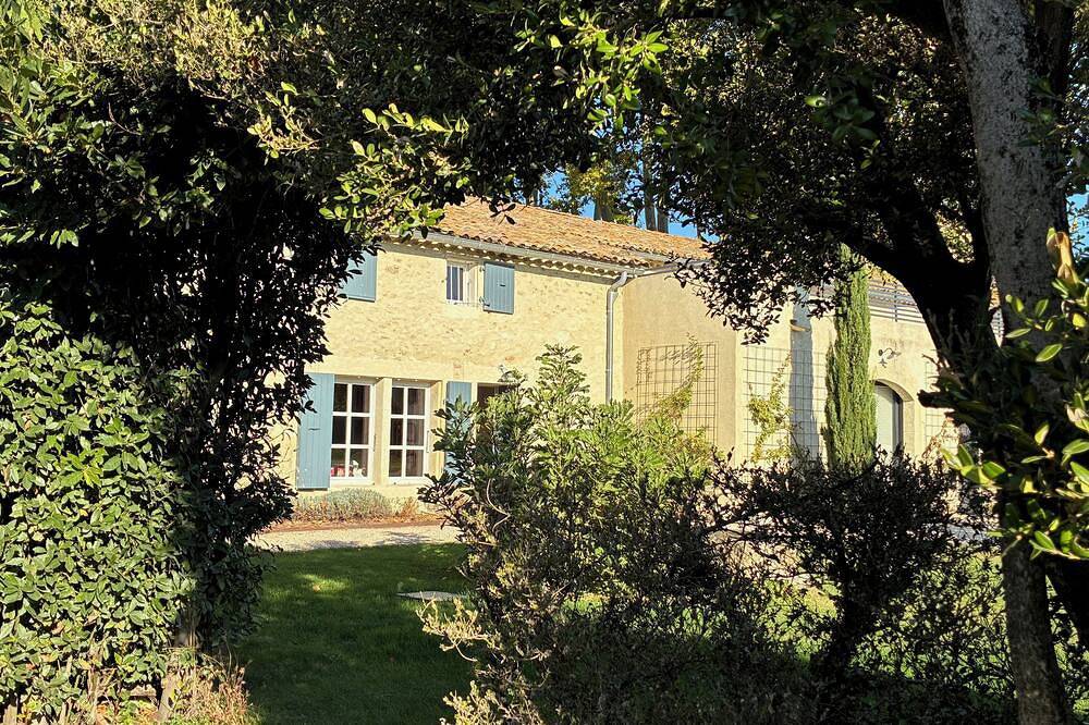 Drôme Provençale Detached house in 18th century property, tennis access in Pierrelatte, Nyons region