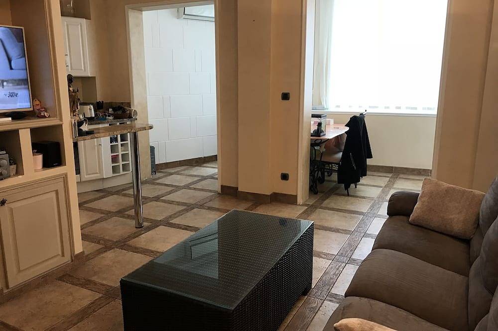Apartamento entero, Frente al mar a 2 minutos de las playas. in Costa Azul