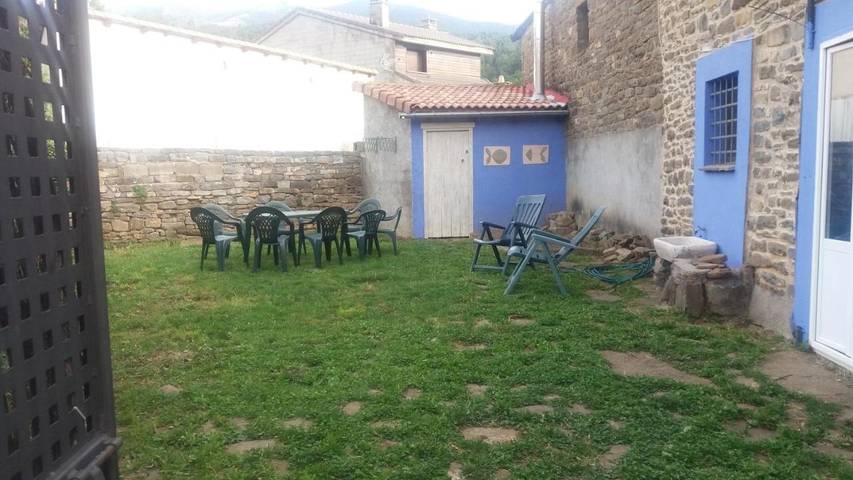 Casa rural para 7 personas, con jardín y piscina además de vistas y balcón, Se admiten mascotas en Valle de Tena - 3