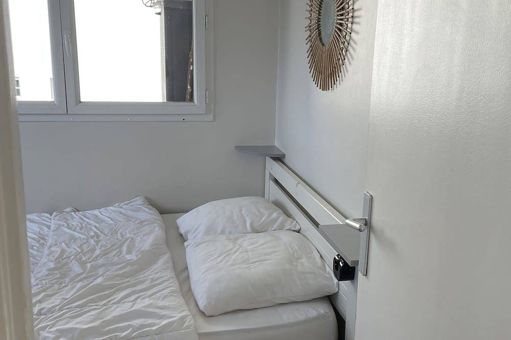 Appartement entier, Appartement climatisé, avec terrasse, plage à 50m, 1 chambre, 5/7 personnes in Juan-les-Pins, Antibes