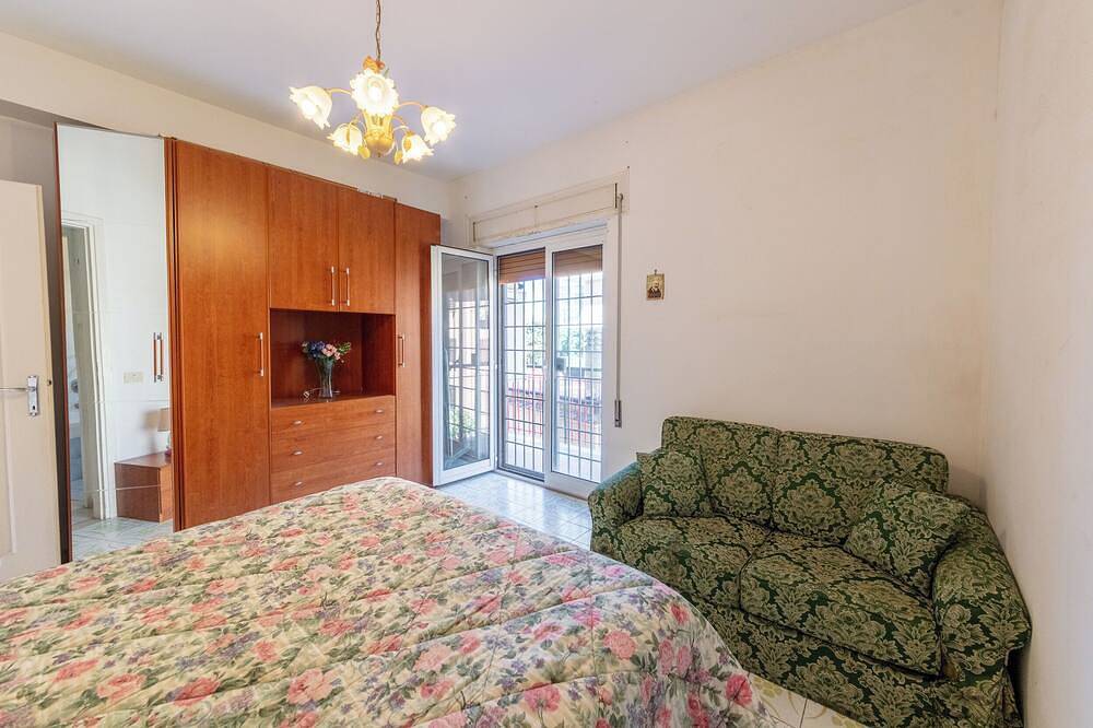 Entire apartment, Sei a 100 metri dal mare in Ladispoli, Rome Province