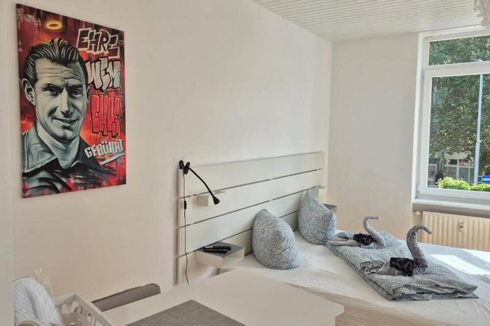 Ganze Wohnung, City Central Apartment House - Apt 4 in Kaiserslautern, Saar-Nahe-Bergland
