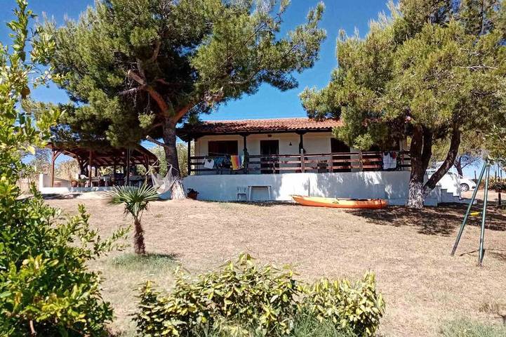 Location de vacances pour 7 personnes, avec Balcon ainsi que Jacuzzi et Jardin dans Ormos Panagias