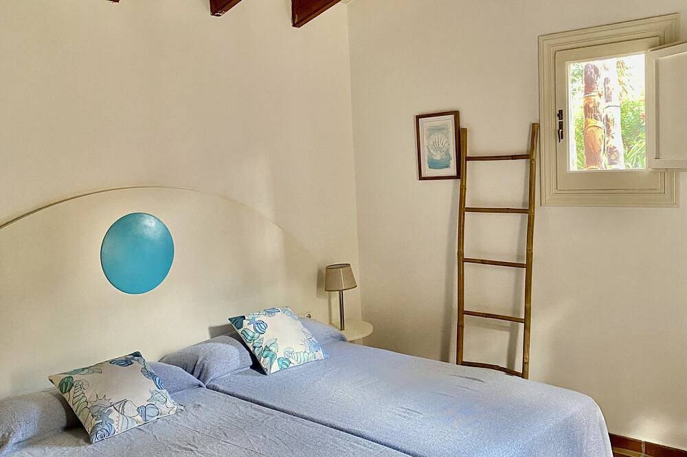 Hermoso Bungalow a Pasos de la Playa Son Xoriguer in Son Xoriguer, Ciutadella
