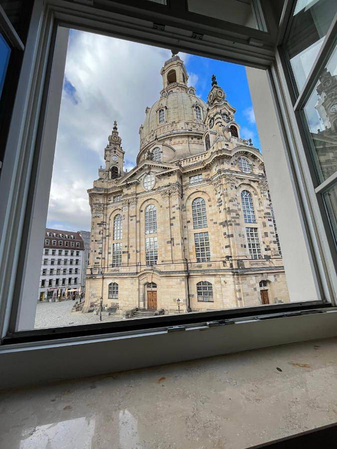 Ferienwohnung für 4 Personen, mit Ausblick in Dresden Striezelmarkt