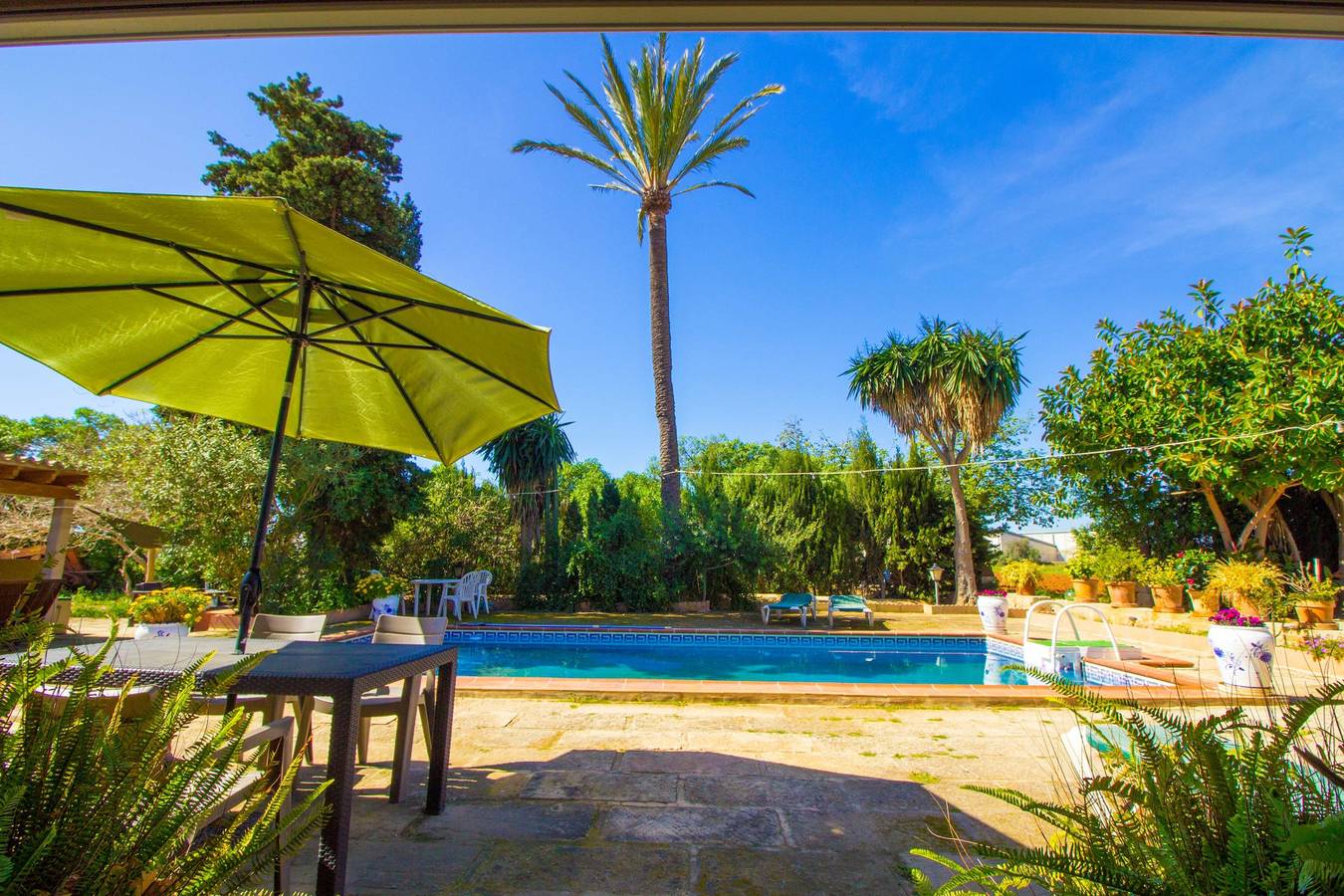 Geheel vakantieappartement, Vakantieappartement voor 10 personen met terras in Son Ferriol, Palma de Mallorca