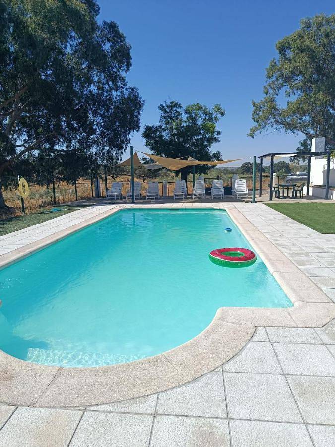 Casa rural para 18 personas, con vistas y piscina además de jardín y balcón en Provincia de Cáceres - 2