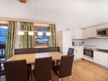 Ferienwohnung für 7 Personen, mit Pool und Balkon in Wald im Pinzgau