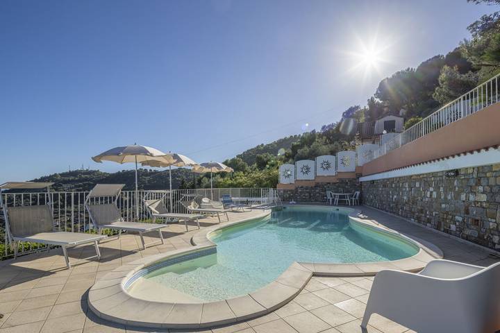 Ferienhaus mit Meerblick für 6 Personen, mit Garten und Whirlpool sowie Terrasse in Imperia - 3