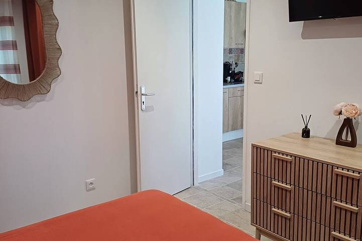Gîte pour 2 personnes, avec piscine à Hérépian - 2
