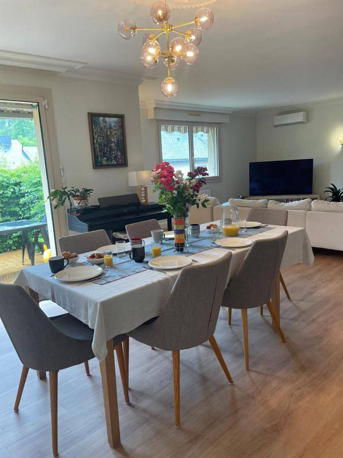 Location de vacances pour 8 personnes, avec vue et jardin à Changé (Mayenne) - 2
