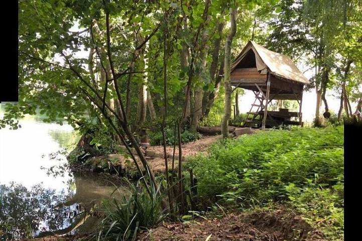 Cabane & Canoë bord de marne in Saint-Jean-les-Deux-Jumeaux, Seine-et-Marne
