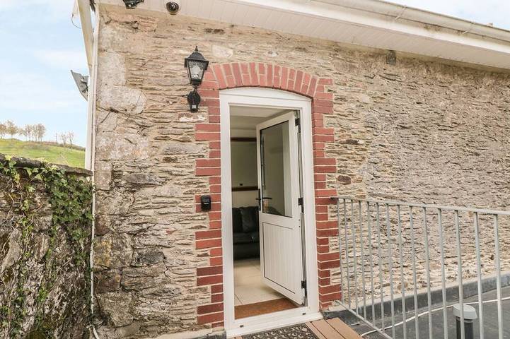 Cottage for 2 people, with garden, with pets in Dittisham
