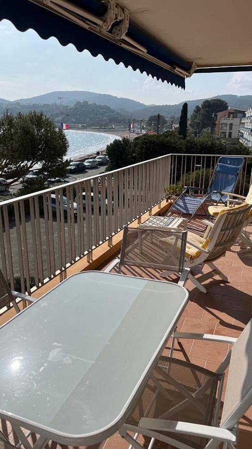Gîte pour 6 personnes, avec Balcon ainsi que Terrasse et Vue dans Office de Tourisme de Saint-Raphaël - 2