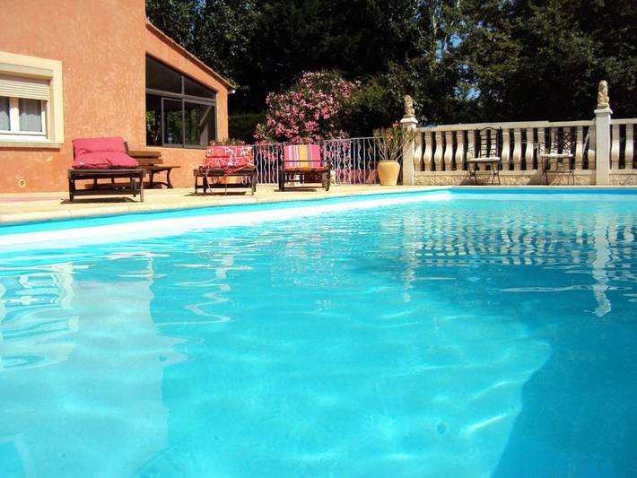 Maison d’hôte pour 2 personnes, avec Balcon et Terrasse ainsi que Jardin et Piscine à Pernes-les-Fontaines