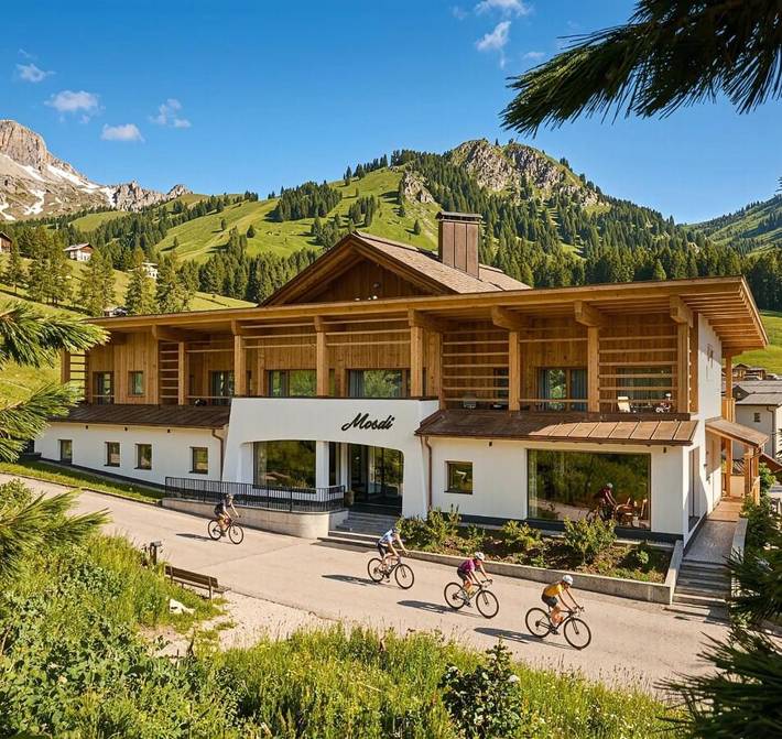 Hotel für 2 Personen, mit Balkon und Terrasse sowie Whirlpool und Sauna in Arabba