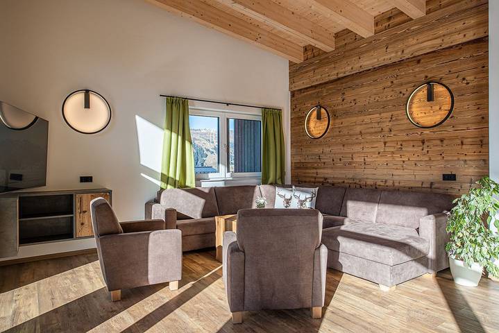 Ferienwohnung für 10 Personen, mit Balkon und Sauna sowie Ausblick in Krimml