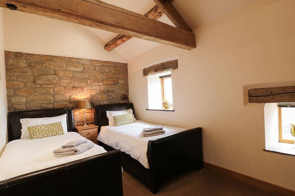 Stoneycroft Barn, family friendly, with a garden in Midhopestones in Sheffield, South Yorkshire