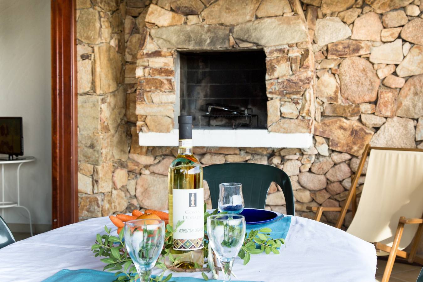 Entire apartment, Apartment 'Belvedere' with Sea View, Wi-Fi and Air Conditioning in Punta Molara, San Teodoro