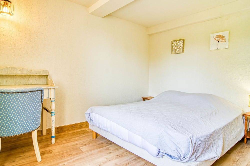 La Ferme by Interhome in Besse-sur-Issole, Brignoles region