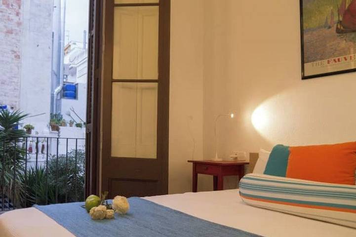 Entire apartment, Batlló: In front of the Ribera Beach, in the center of Sitges. in Sitges, Garraf
