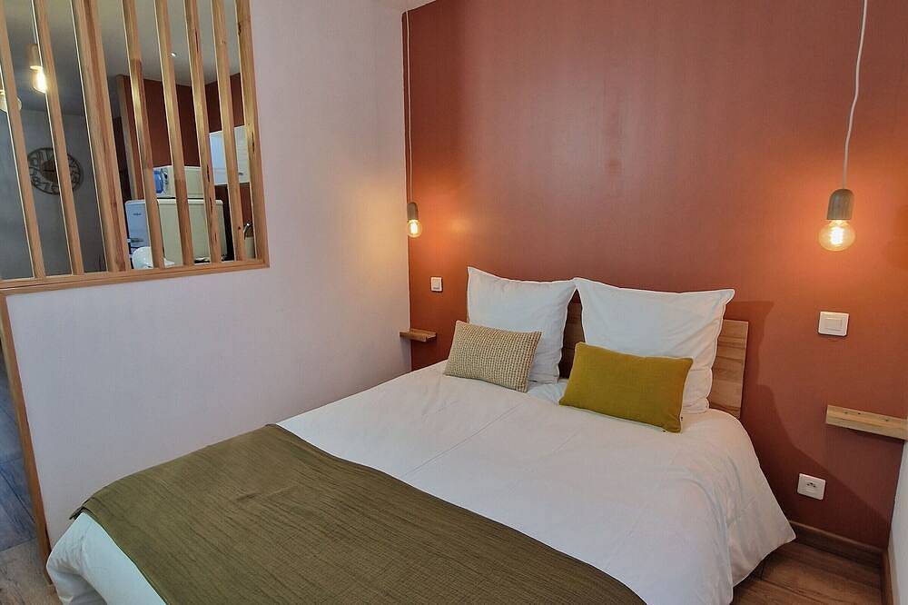 Entire apartment, Quiet studio in central Châteauroux with parking in Châteauroux, Châteauroux region