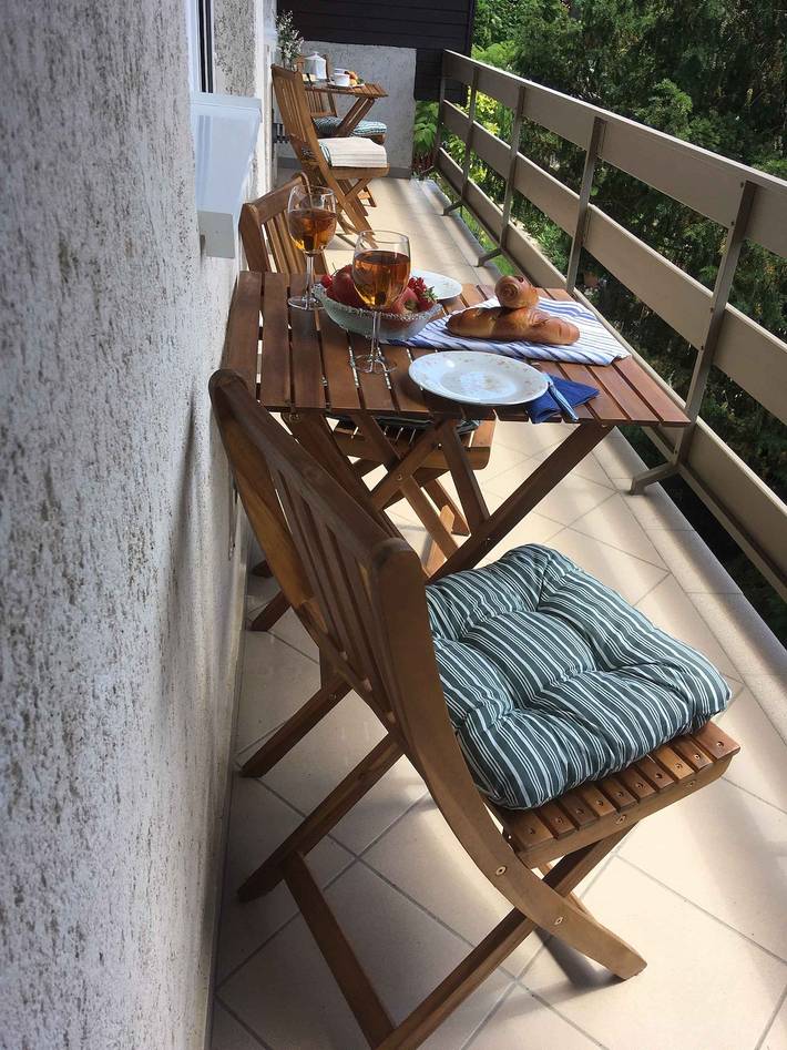 Appartement de vacances entier, Appartement de vacances avec climatisation, balcon et jardin avec mobilier de jardin in Balatonszárszó, Rive sud du lac Balaton