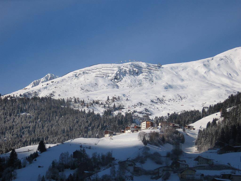 Geheel vakantieappartement, Apartment 4-6 Pers./3 bedrooms / 1 combined living-bed-room in Meer , Verwall 