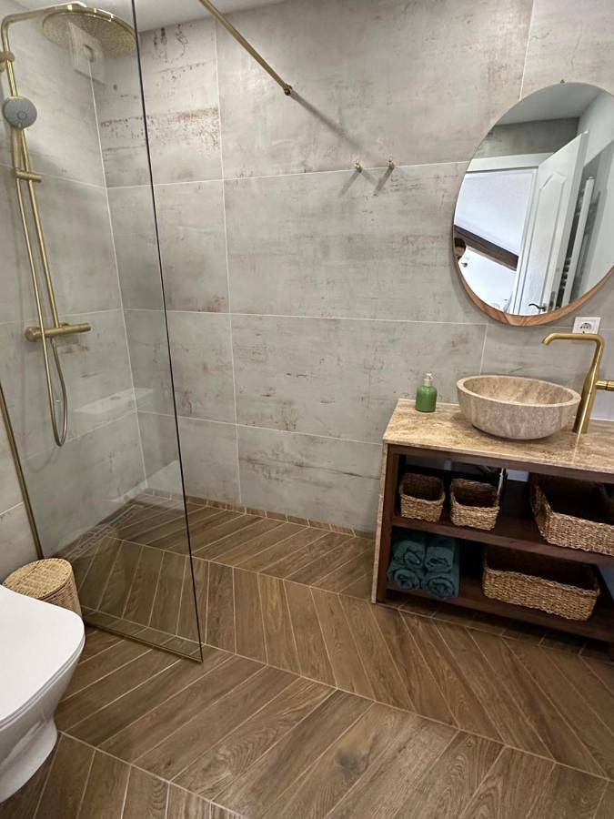 Deluxe Double Room (2 Adults + 1 Child) in Sopot (Bulgarie), Balkan Mountains