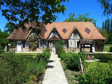 Chambre d’hôte pour 4 personnes, avec jardin dans Glos-sur-Risle