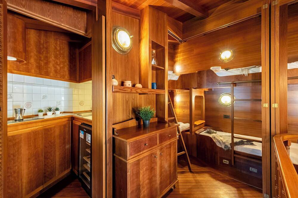 Entire apartment, Portofino Sea View Home in Paraggi, Portofino, Italy in Portofino, Portofino Regional Nature Park