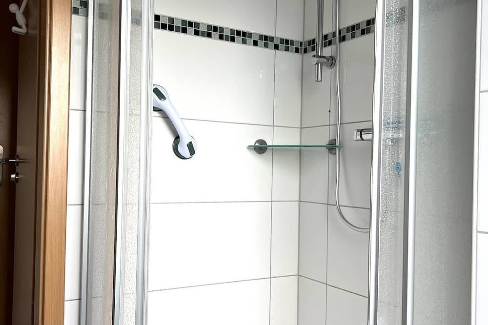Ganze Wohnung, Komf. mod. Ferienwohnung mit Sitzecke im Garten Nähe Steinhuder Meer in Hagenburg, Landkreis Schaumburg