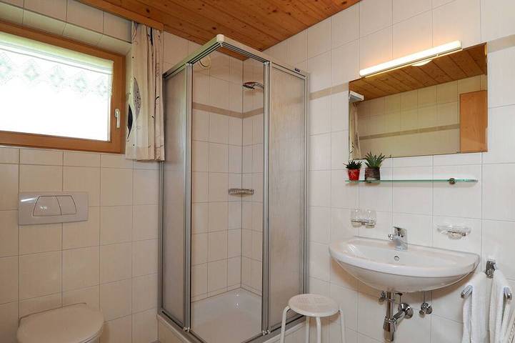 Gîte pour 6 personnes, avec jardin et piscine à Schoppernau - 4