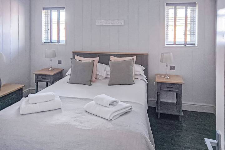 Alojamiento de 3 habitaciones en Newbury in Greenham, Berkshire