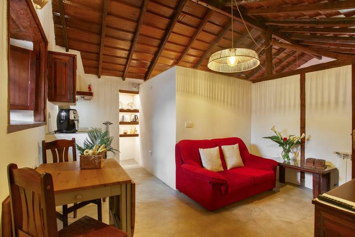 Apartamento entero, Vacaciones 'La Paredita Casa Abona' con jardín compartido y Wi-Fi in El Tanque, Tenerife Norte